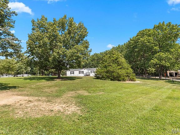 4th image of 160 Wisteria Ln