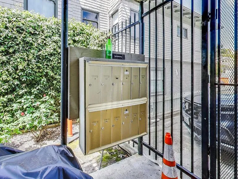430 Vernon St #10 — Photo 18