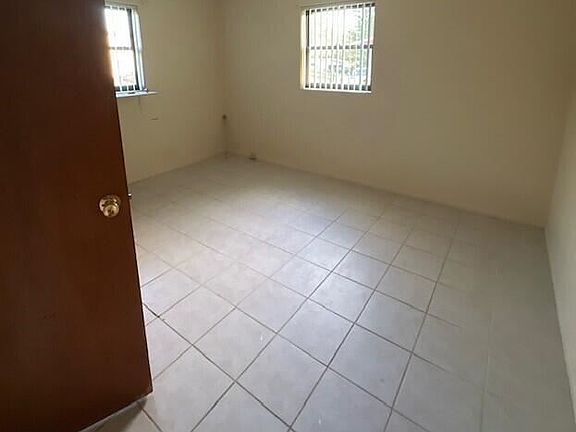 5th image of 4480R Elliot Ave