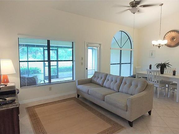 2nd image of 12577 Glen Hollow Dr