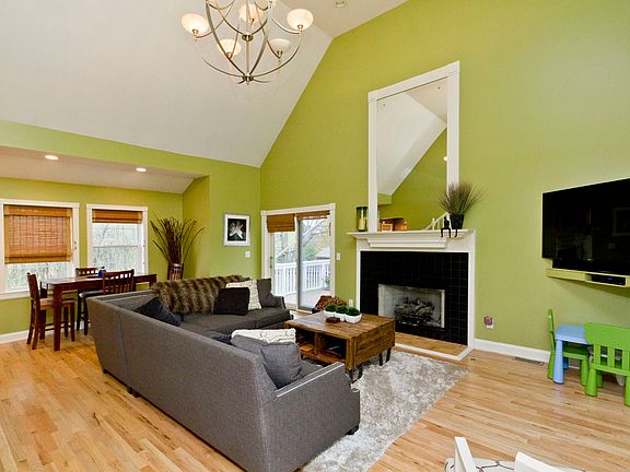 4th image of 30 E Pawnee Dr