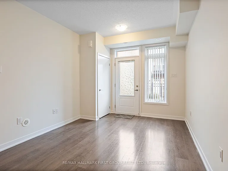 60 Orchid Place Dr #8 — Photo 5