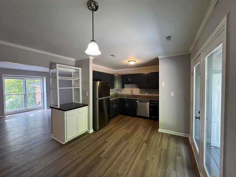 4700 Brockton Dr — Photo 9