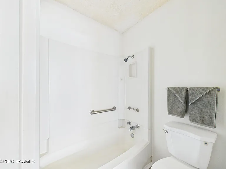 200 High Meadows Blvd — Photo 7