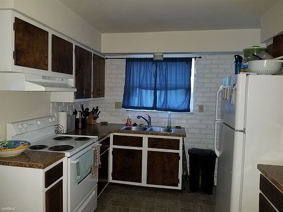 3rd image of 3122 Grasmere Ave