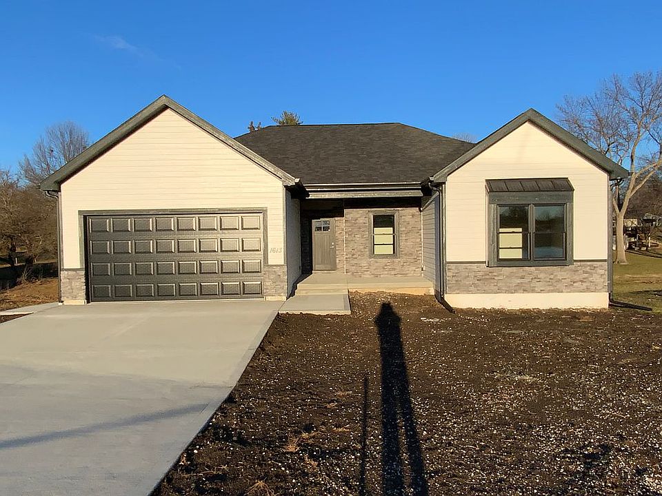 1st image of 1613 Ash Ct
