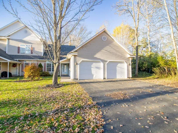 12 Canterbury Ln, Canton, NY 13617