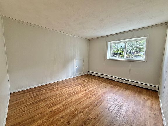 4th image of 15 Staples Ave APT 18