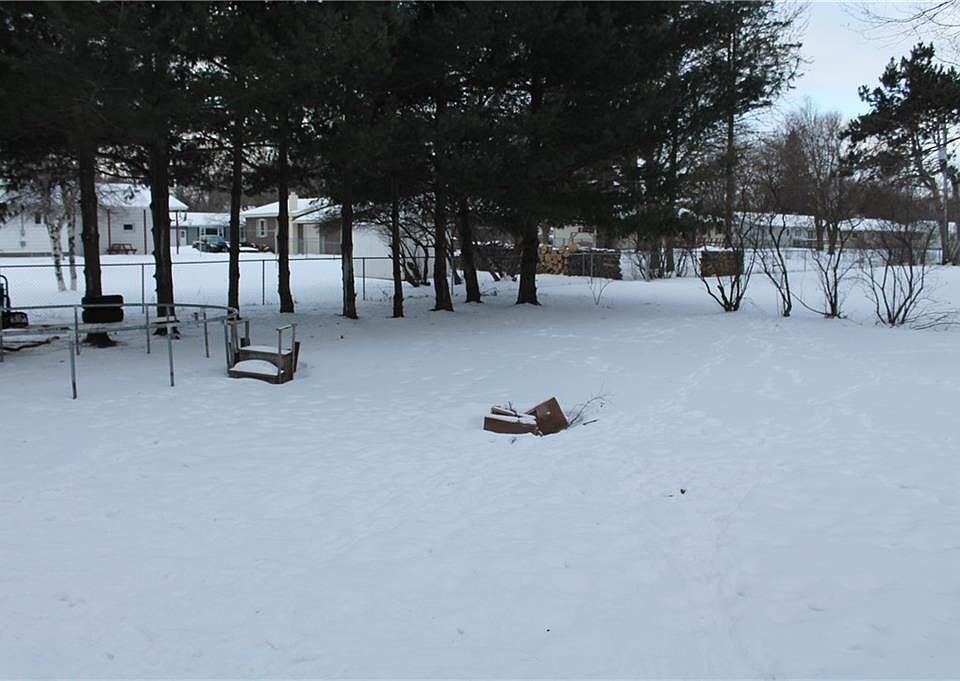 2nd image of 605-607 Bridgewater St #1-2