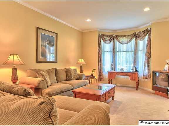 5th image of 1355 Forest Glen Ct