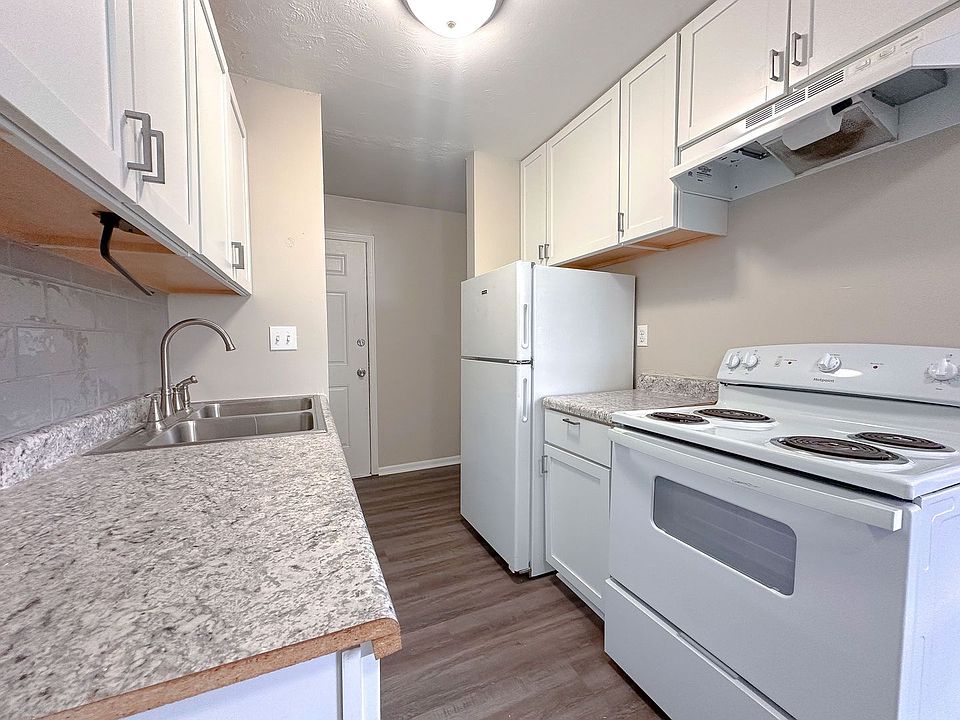 1st image of 610 S Washington St #1