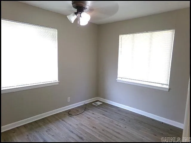 40 Barbara Dr — Photo 8