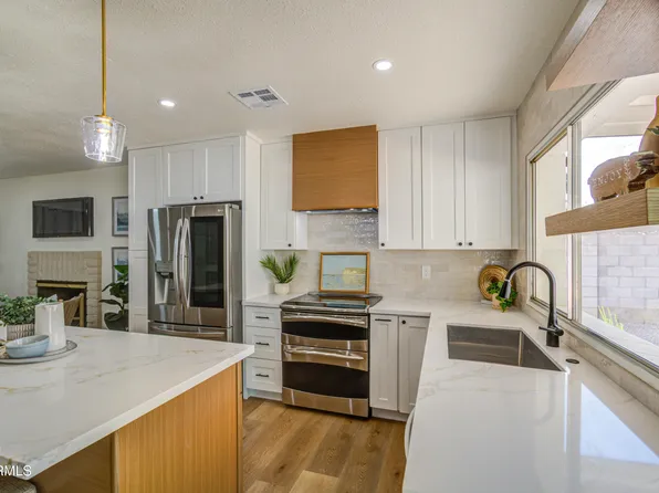2520 E DAHLIA Drive, Phoenix, AZ 85032
