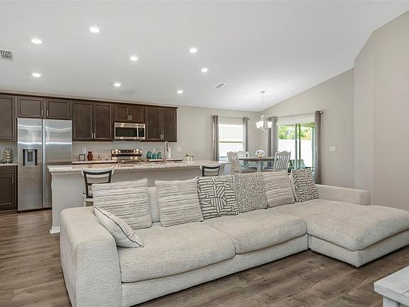 4th image of 1343 Mezzavalle Way