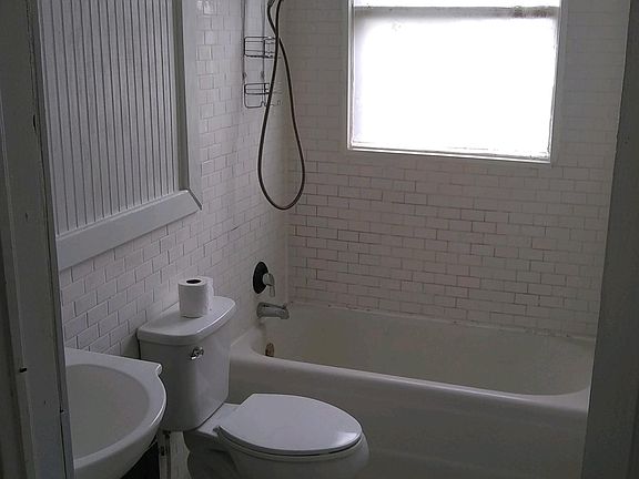 2nd image of 1752 Elm St