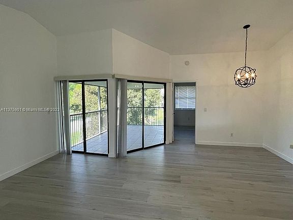 4th image of 1120 N Franklin Ave #1120A