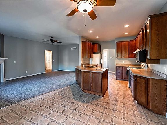 5th image of 3856 Teresa Dr