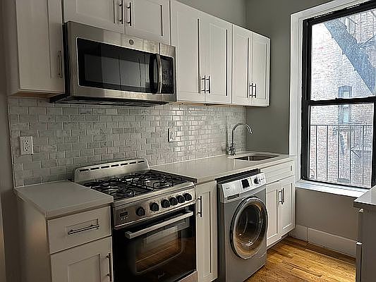 1st image of 124 E 103rd St APT 10