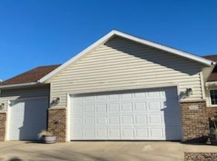 5047 Manor Brook Dr NW, Rochester, MN 55901