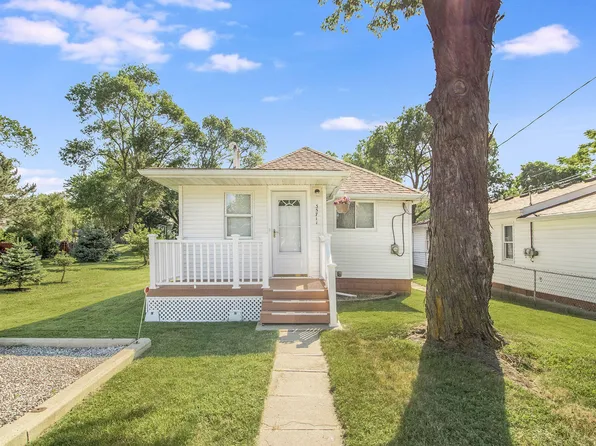 35711 Leland St, Brownstown, MI 48173