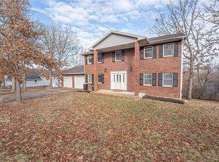 300 Westwind Dr, Waynesville, MO 65583