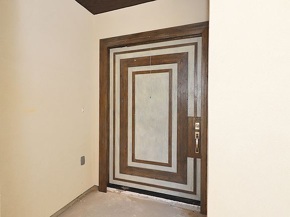 4th image of 6102 Maryam Dr