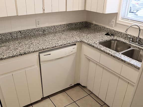 5th image of 1828 N Gregg Ave #7