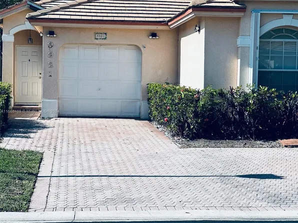 9921 NW 32nd St, Doral, FL 33172
