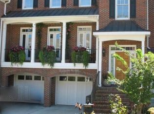 222 Lions Gate Dr, Cary, NC 27518