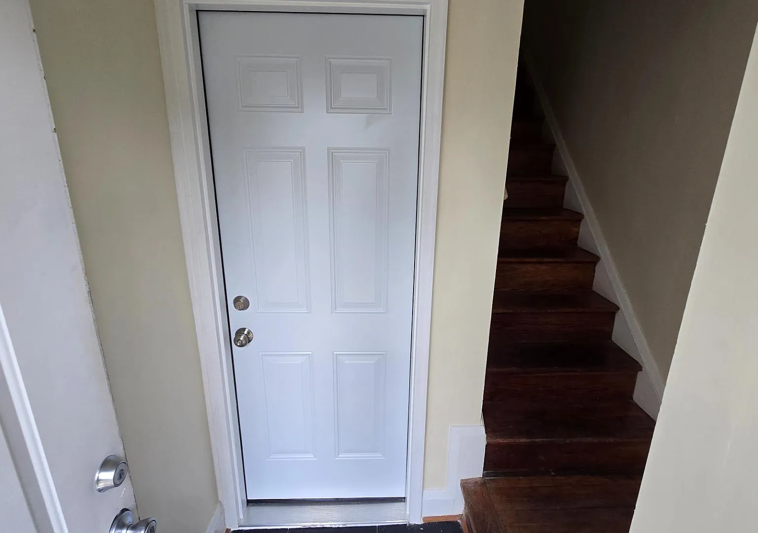 6148 Parkway Dr - A — Photo 1
