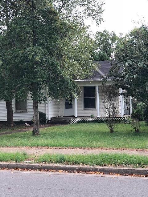 2nd image of 838 N Spring St