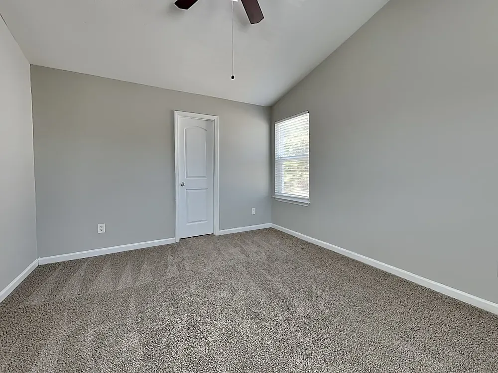 4 bed, 2501 sqft, $1,335 — Photo 4