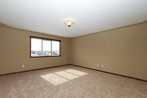 5th image of Xxx 170th Ln NE