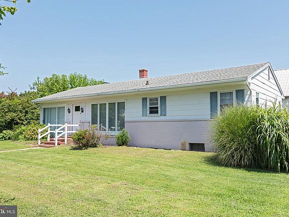 3rd image of 21749 Camper Cir