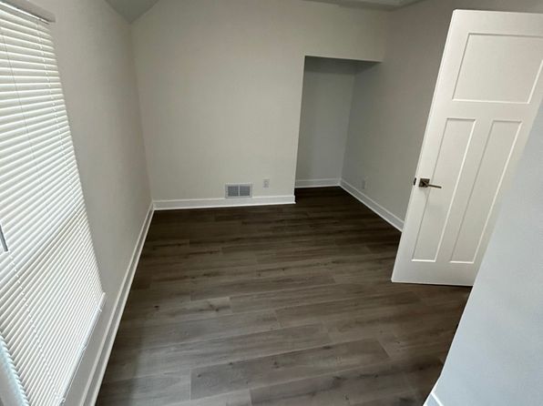 29 Park Ave #2, Lake Zurich, IL 60047