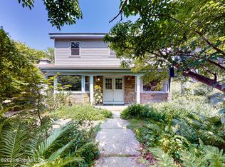 10 Bayberry Ct, East Greenbush, NY 12061