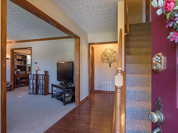 3rd image of 6447 Buckeye Path Dr S