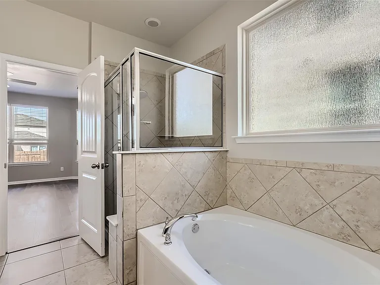 1505 Everts St — Photo 15