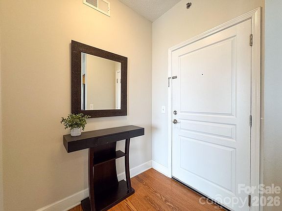 5th image of 1315 East Blvd Unit 814