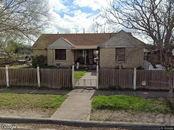 362 W Saxet Dr, Corpus Christi, TX 78408