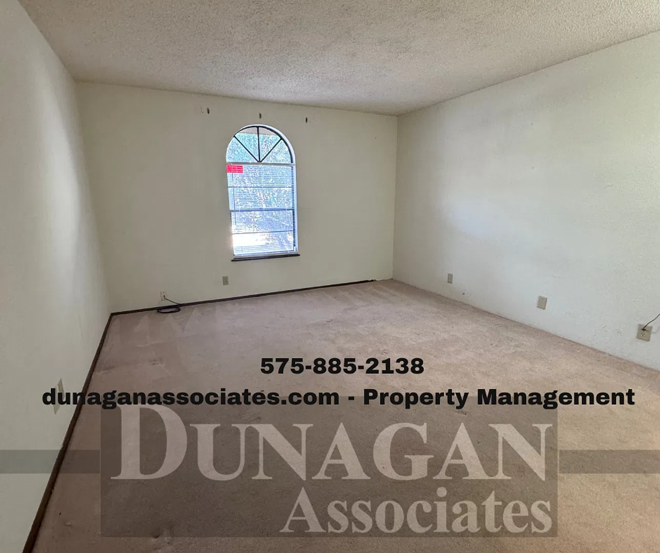 Beautiful 3 Bedroom 2 Bath Home — Photo 4