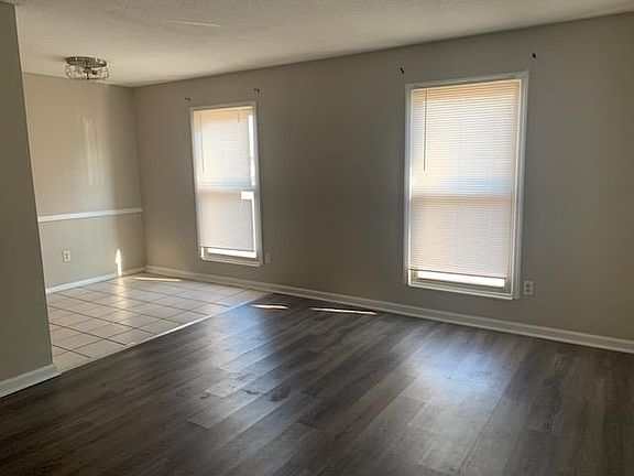 2nd image of 2100 Tamarack Rd APT 1A