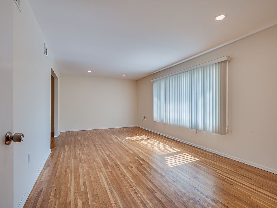 1st image of 841 Walnut St Floor 2