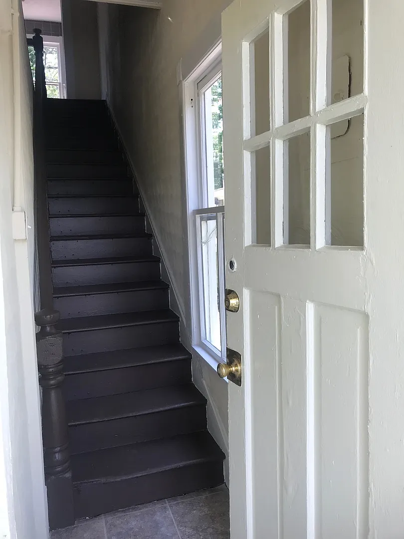 N Craven - 1207 — Photo 2