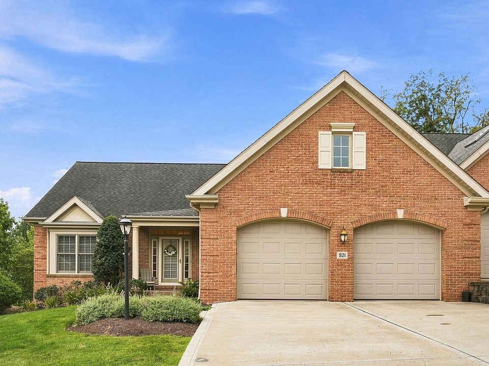 1st image of 921 Red Oak Dr