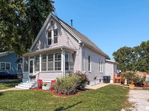 1220 E Oakland Ave, Bloomington, IL 61701