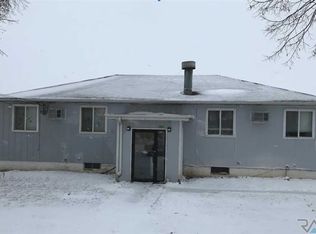 808 S Main Ave, Colton, SD 57018