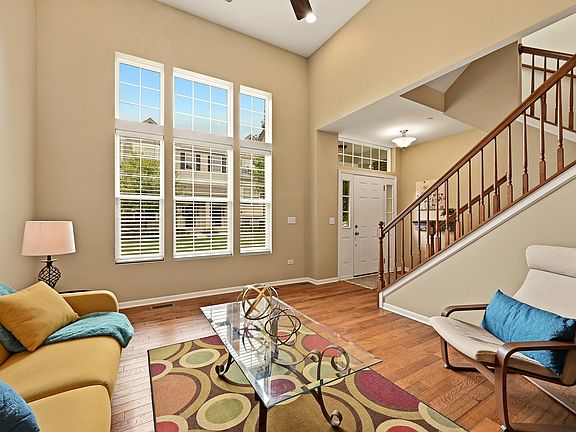 5th image of 2845 Henley Ln
