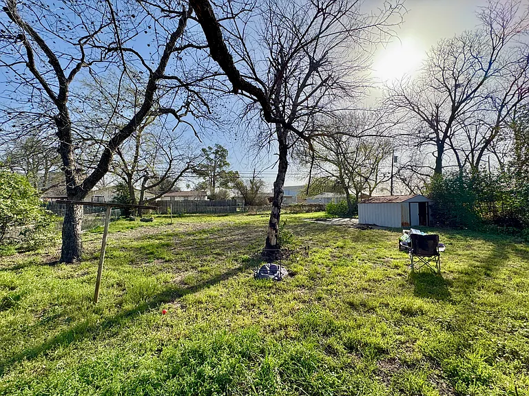517 N Lydia St — Photo 15