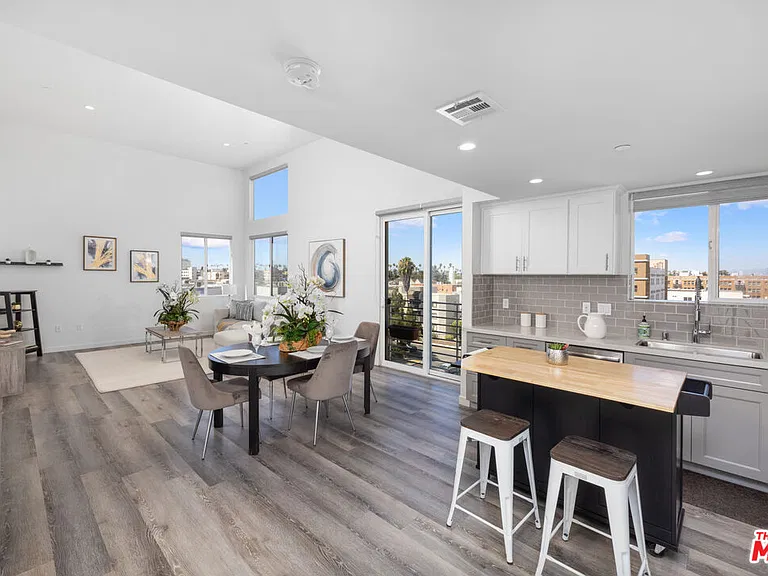 1055 S Serrano Ave #505 — Photo 3